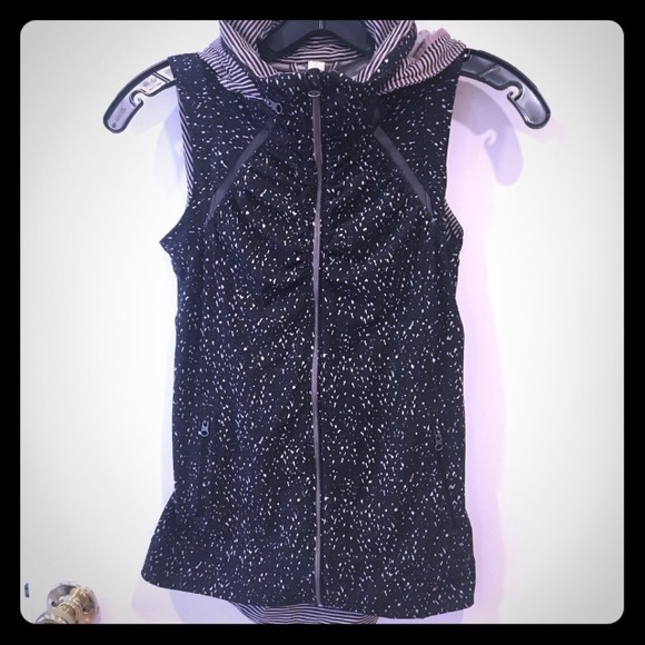 Lululemon go distance vest butterfly texture sz 2 - Picture 5 of 6